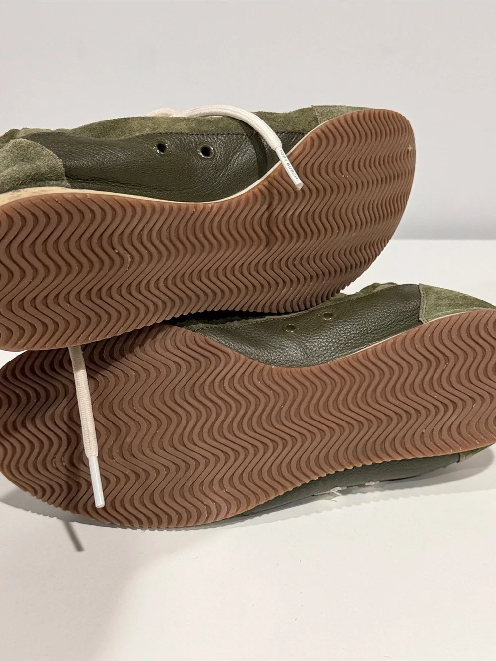 Tory Burch Olive Green Suede Lace-Up Sneakers with White Trim 8.5 - Picture 5 of 5